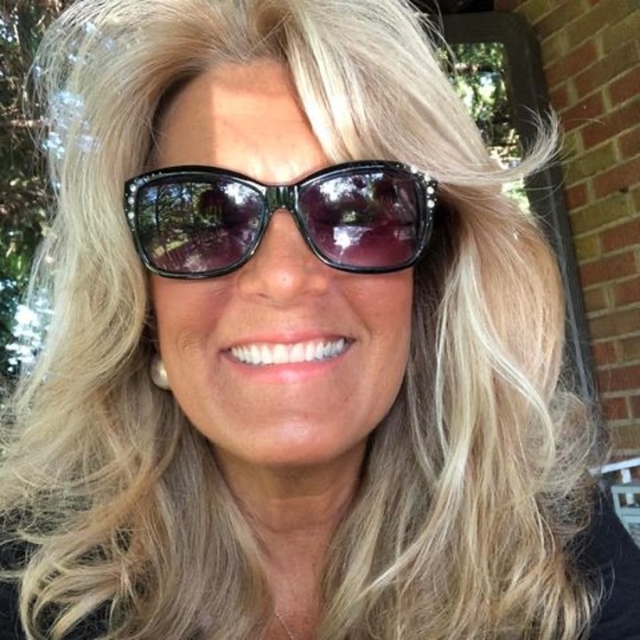 Meet your Posher, Laura - Picture 1 of 1